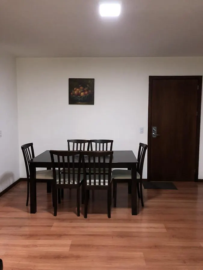 Swiss Plaza Suite キト アパート